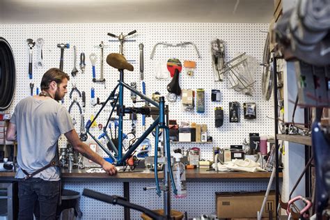 foreign fix backyard bike repair shop